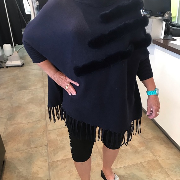 Cover-up Sweater can be worn alone or as cover. Dolman sleeves & bottom fringe. - Picture 5 of 6